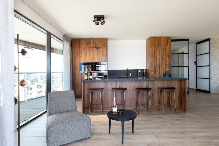 Apartment with terrace — photo 2