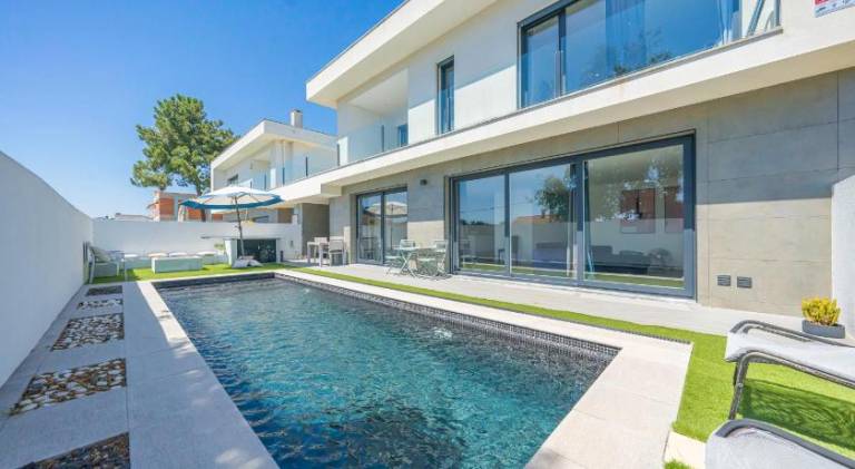 270 m&sup2; Ferienhaus