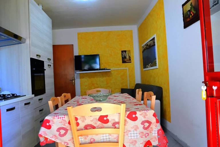 Rental apartment with 2 rooms for 5 persons — photo 4