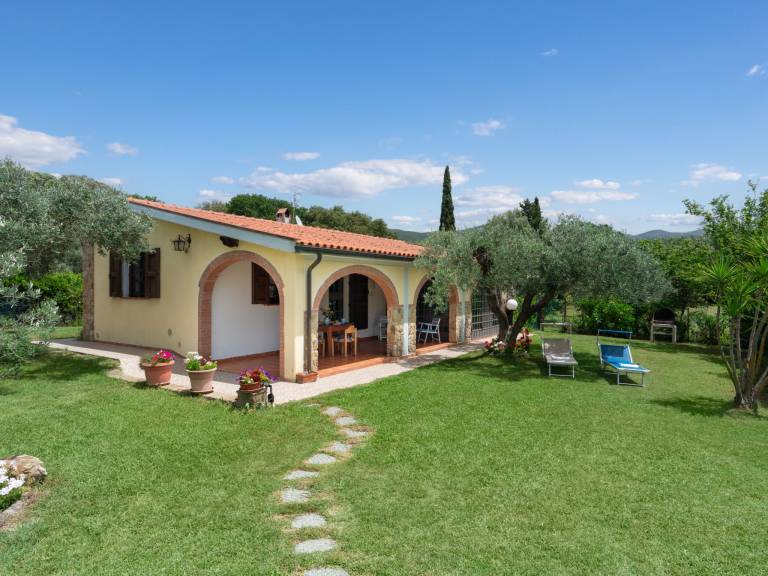 Fully equipped house with barbecue, garden & private pool | Nature view | Dogs allowed — photo 3