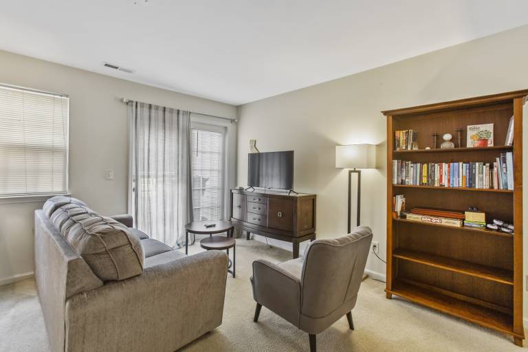Apartment with pool in Raleigh, NC