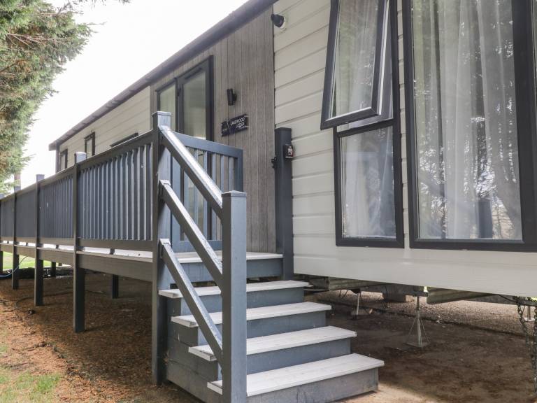 Child-friendly pleasant cottage with yard | Beach view | Pet-friendly — photo 2