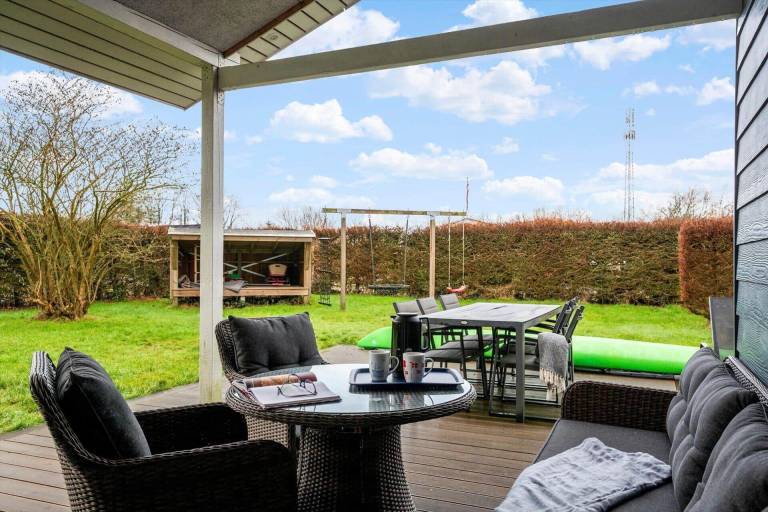 Family-friendly vacation home with grill, patio & yard | Pets are welcome — photo 4