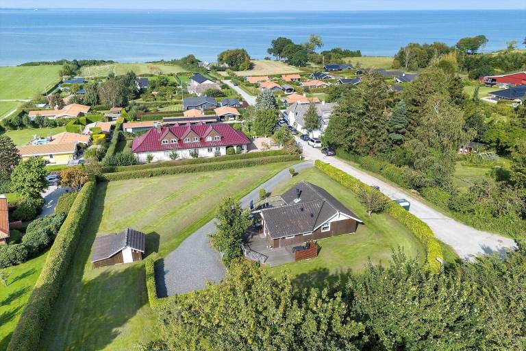 Fully equipped house with BBQ & patio | Sea view | Close to the beach | Pets are welcome in Middelfart
