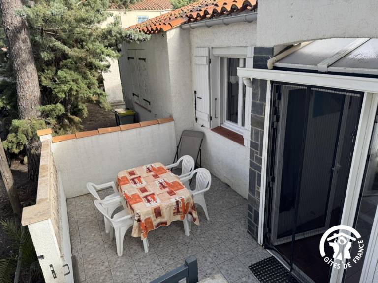 Gite with grill, patio & yard — photo 4