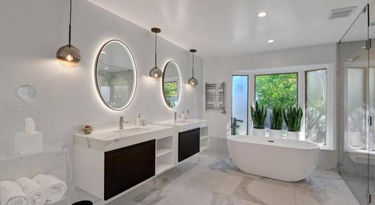 Fully equipped ample house with private pool, hot tub & BBQ | Suitable for remote work | Dogs allowed — photo 2
