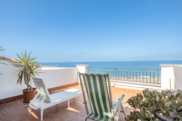 Holiday Home "Finestra Sul Mare" with Sea View, Wi-Fi & Air Conditioning in Palermo