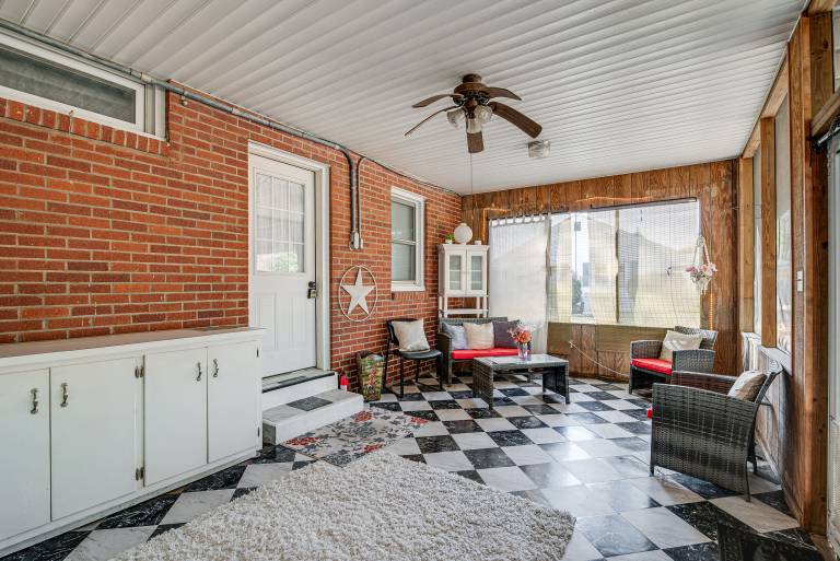 < 1 Mi to Dtwn Franklin: Charming Home w/ Sunroom! — photo 3