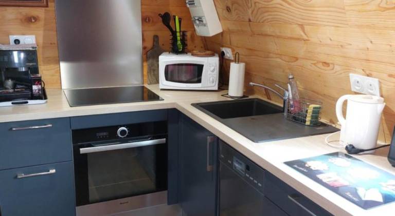 Chalet with jacuzzi & pool | Pet-friendly — photo 4
