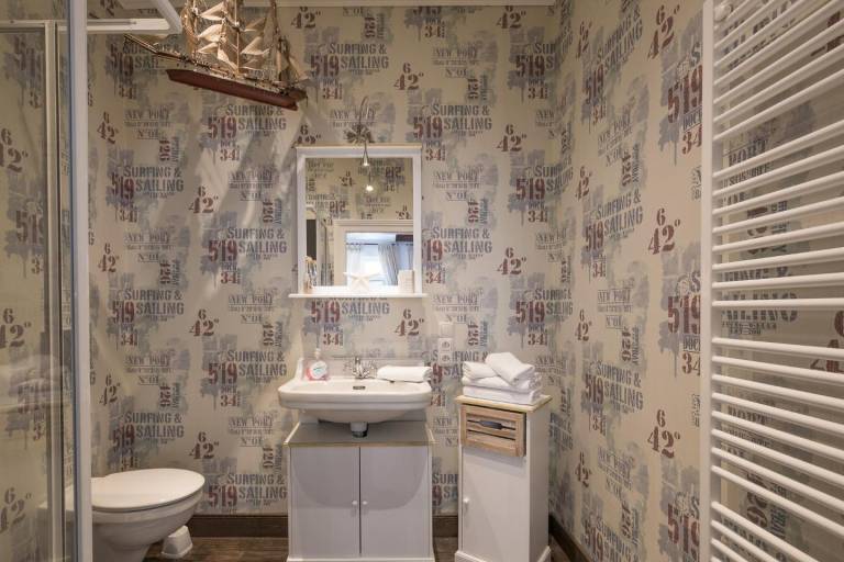 Lodge am Oxenweg Zimmer 3 in Husum für bis zu 4 Personen — photo 4