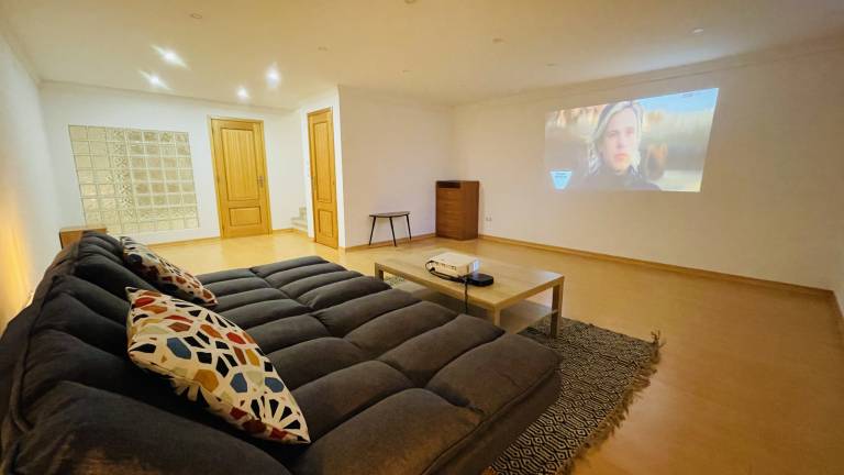 House with private pool, patio & garden — photo 4