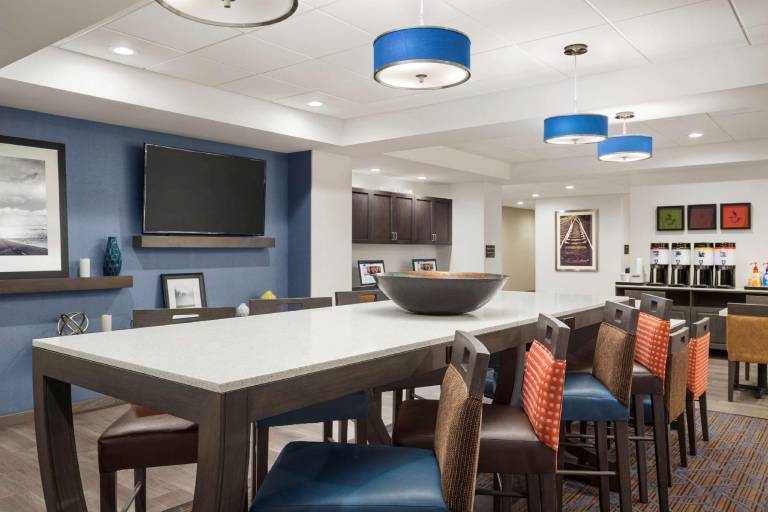 Hampton Inn Turlock — photo 3