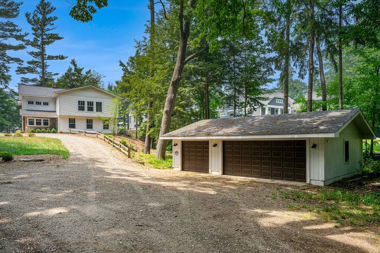 Saugatuck, MI Vacation Rentals from 152 Hometogo