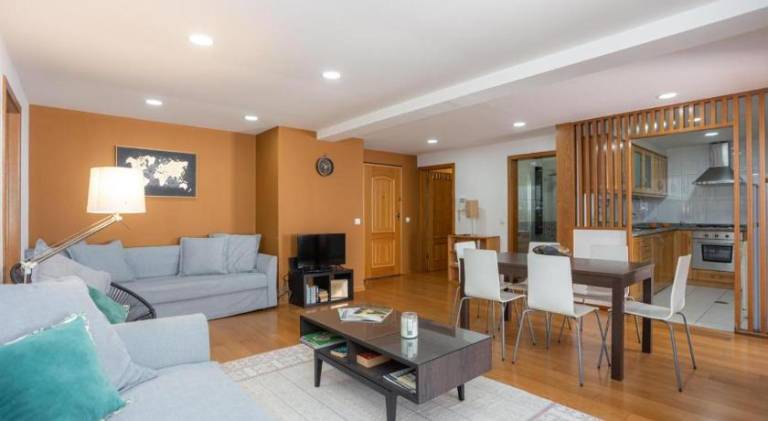 Fully equipped apartment with terrace | Close to Monastery of Santa Cruz | Good for workation | Pet-friendly — photo 2