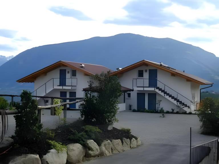Serviced apartment with terrace, sauna & yard in Marlengo