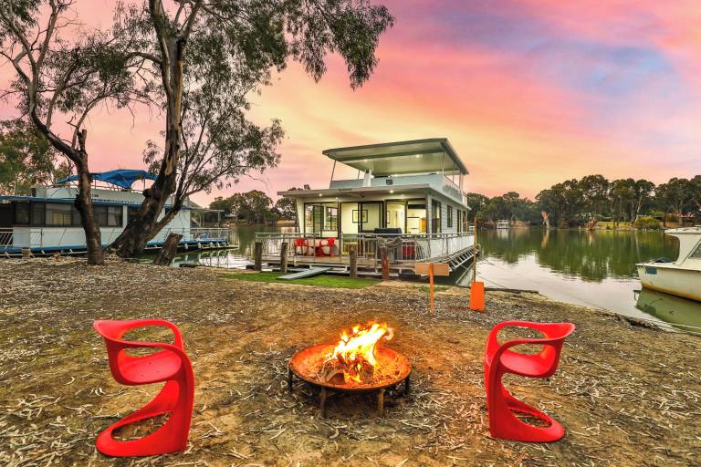 Houseboat  Mildura