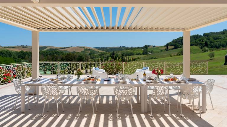 Villa with private pool, barbecue & garden | Pool view — photo 3