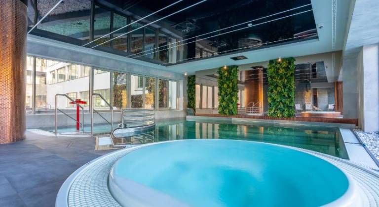 Charming serviced apartment with hot tub, pool & sauna | Next to the beach | Pets are welcome — photo 2