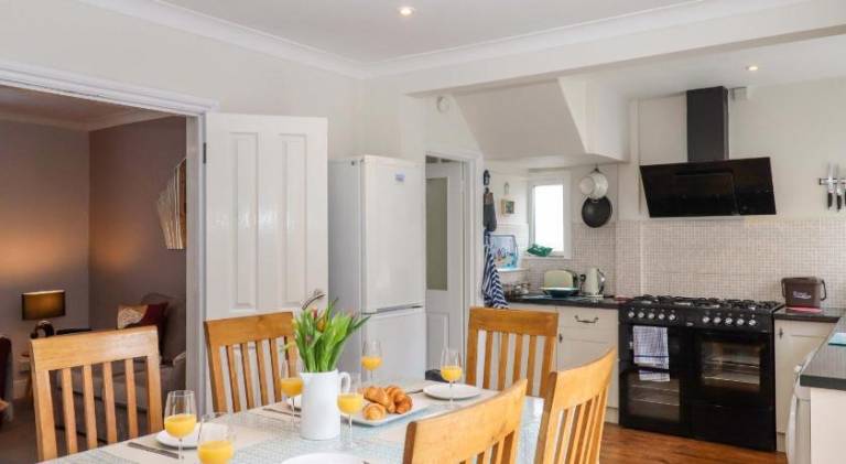 House with 3 rooms for 5 persons — photo 3