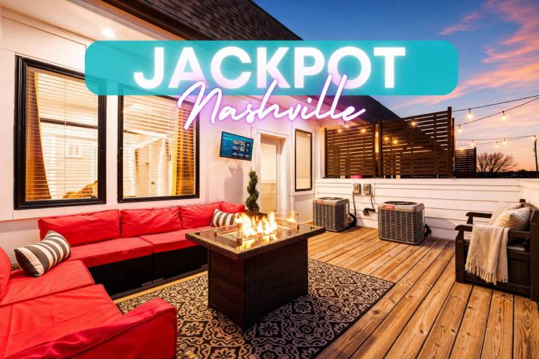 Private Home w Rooftop Game Room near Downtown