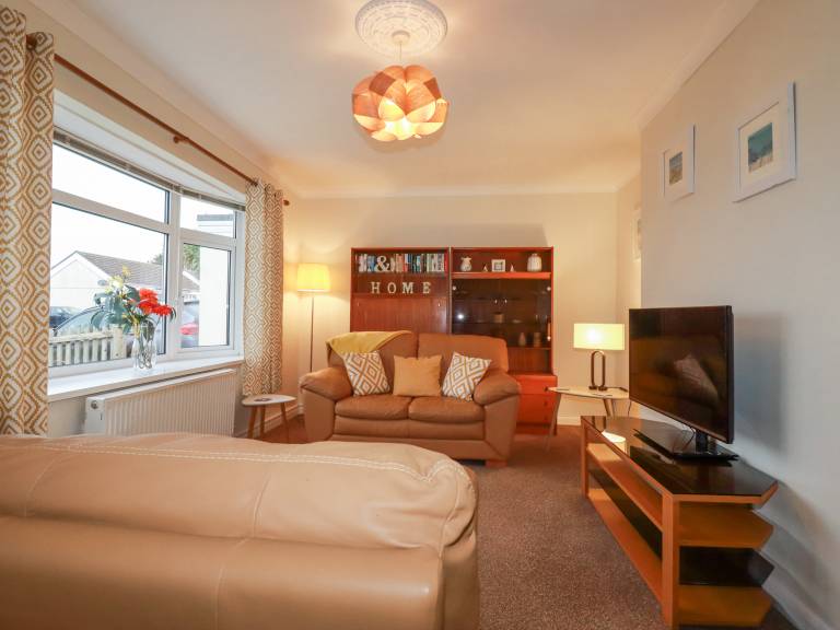 Family-friendly pleasant cottage with garden | Pet-friendly — photo 4