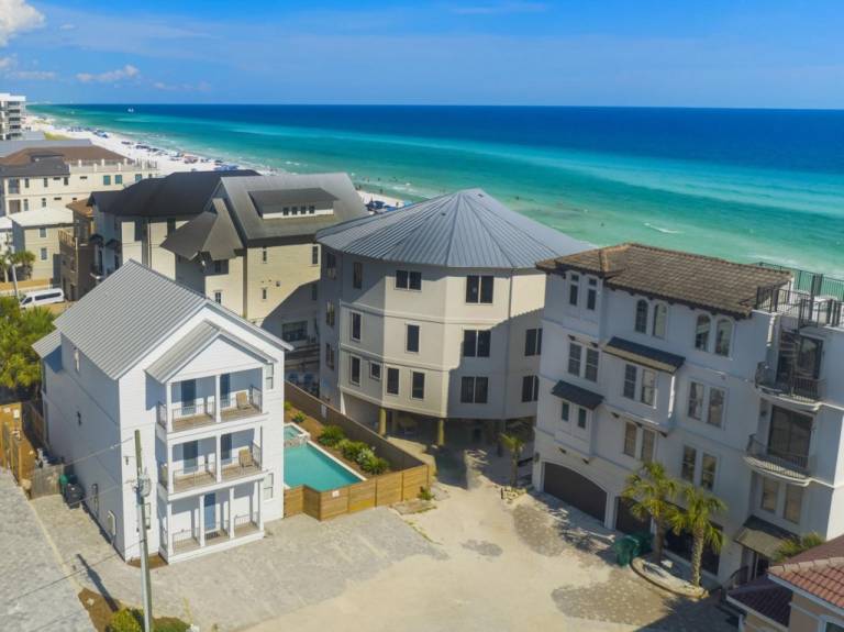 Family-oriented nice house with private pool, BBQ & terrace | Sea view | Pets allowed in Miramar Beach, FL