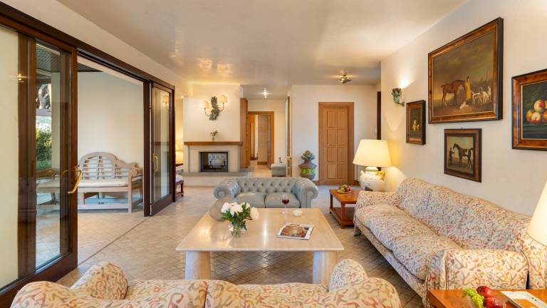 Family-friendly villa with terrace, BBQ & garden | Pool view | Beach nearby | Pet-friendly — photo 4