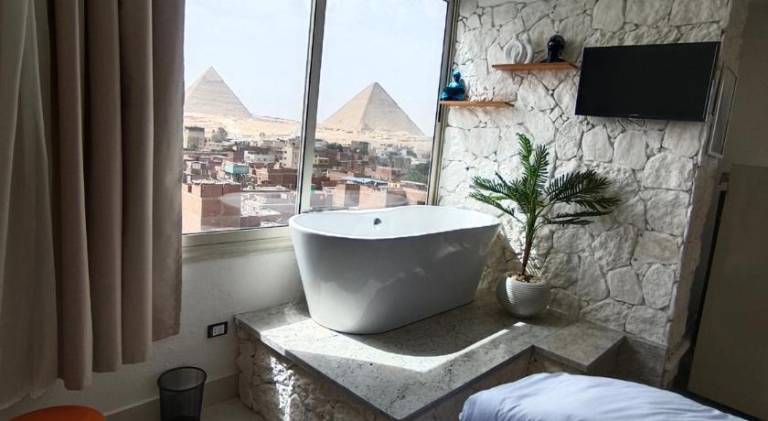 Apartment with jacuzzi — photo 2