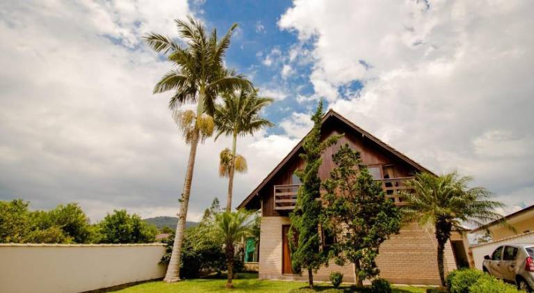 Chalet with pool & jacuzzi | Pets allowed — photo 3
