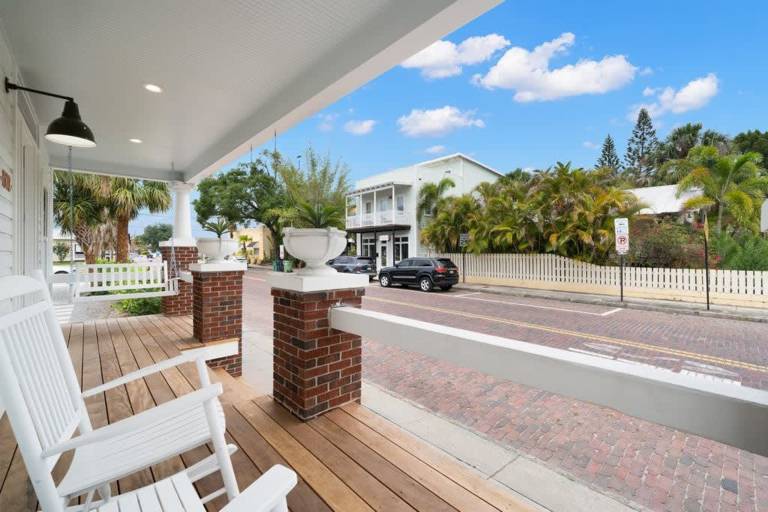 Child-friendly beautiful house with fast internet & yard | Pet-friendly — photo 4