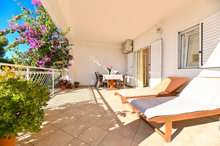 Holiday apartment with grill & terrace | Sea view — photo 3