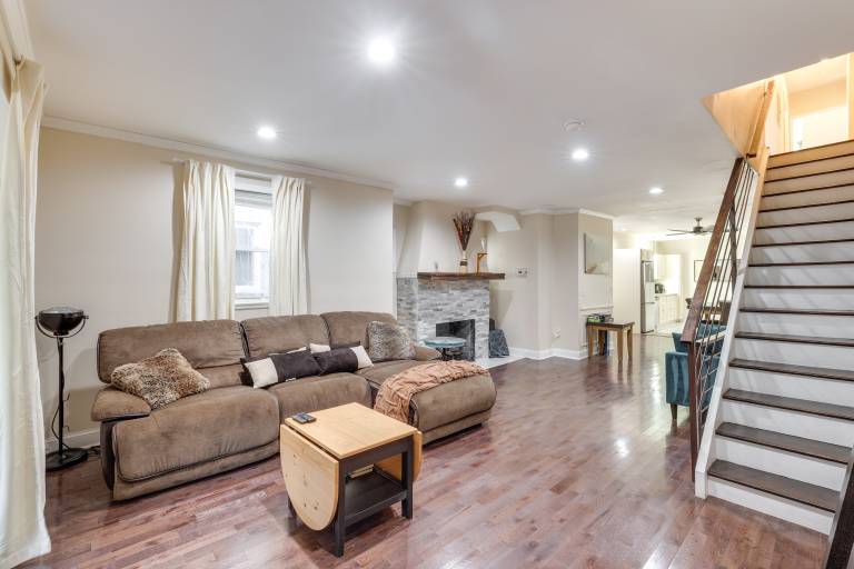 Pet Friendly! 3-Story Home Near Lincoln Financial — photo 5
