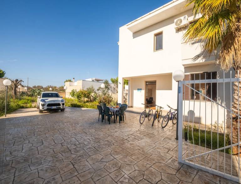 Holiday Home 'Villa Destra' with Private Terrace, Wi-Fi and Air Conditioning — photo 4