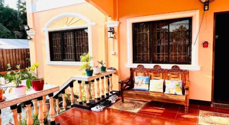 Vacation home with yard | Pets are welcome — photo 3
