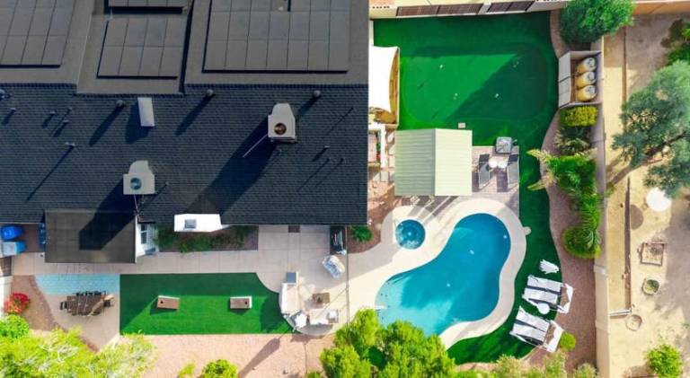 Fully equipped house with hot tub, private pool & barbeque | Pets are welcome in Scottsdale, AZ