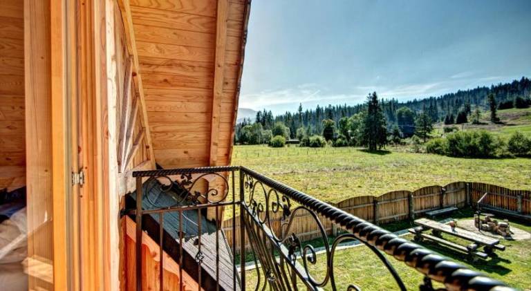Vacation home with patio, sauna & yard — photo 5