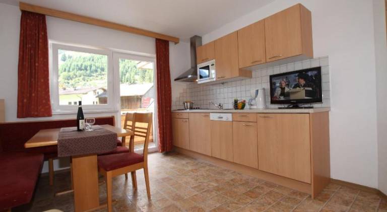 Rental apartment with terrace — photo 2