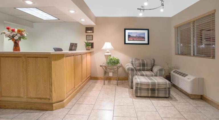 North Platte Inn and Suites — photo 3