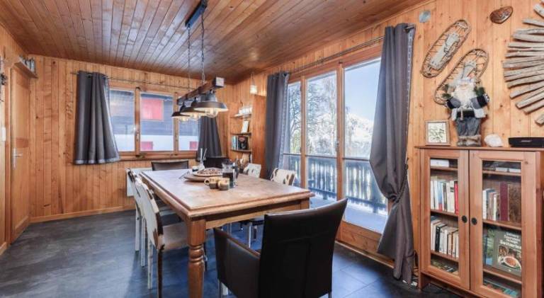 Chalet Noisette Authentic Swiss chalet Perfect for families — photo 3