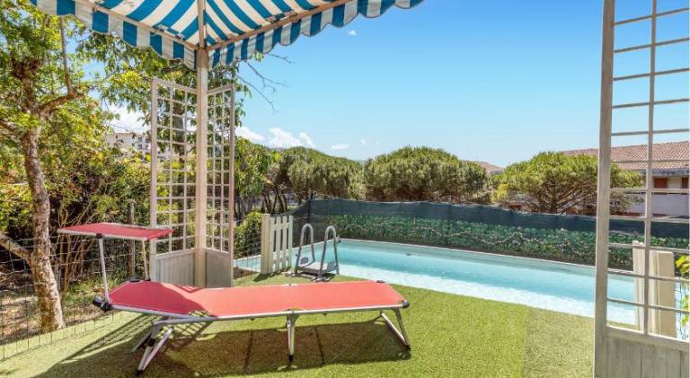 Vacation home with terrace, yard & BBQ — photo 4