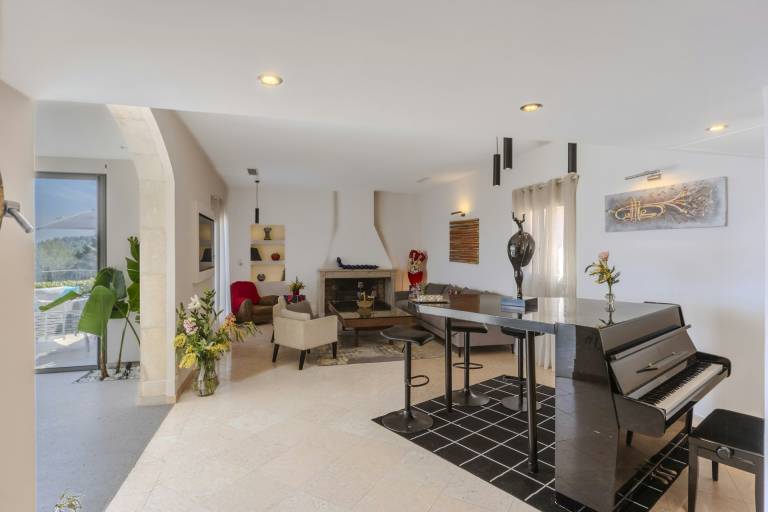 Child-friendly house with yard, private pool & BBQ | Water view | Good for workation | Dogs allowed — photo 2
