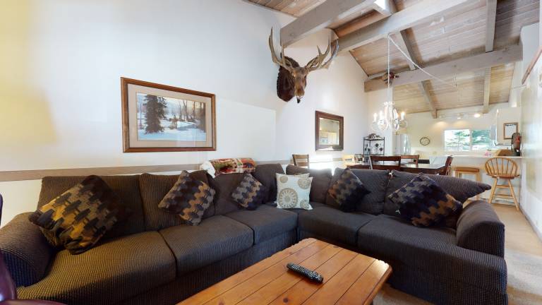 Fully equipped condo with heated pool, sauna & jacuzzi | Next to the ski | Pet-friendly in Mammoth Lakes, CA