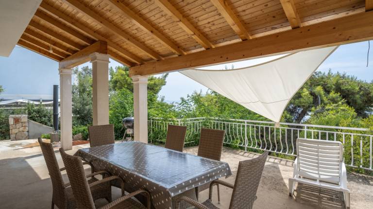 Fully equipped villa with patio, barbecue & yard | Pet-friendly — photo 4