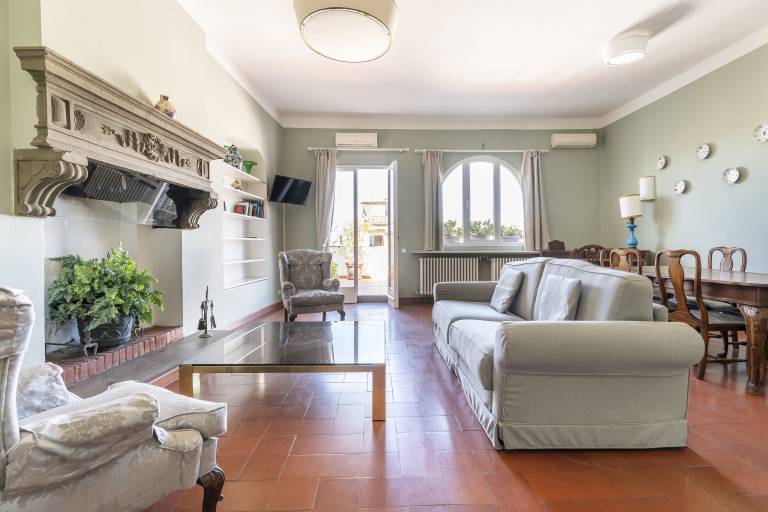 Holiday apartment | Close to Ponte Vecchio | City view — photo 2