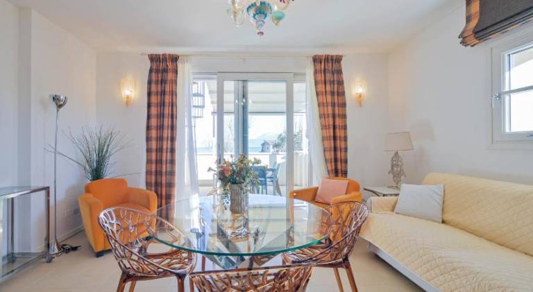 Lovely house with yard, patio & private pool | Suitable for remote work | Pet-friendly — photo 3