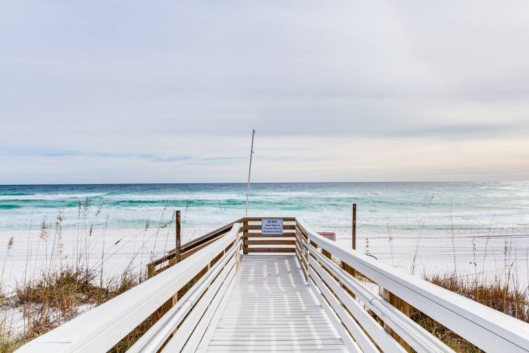 Pensacola Beach Condo w Patio & Access to Beach