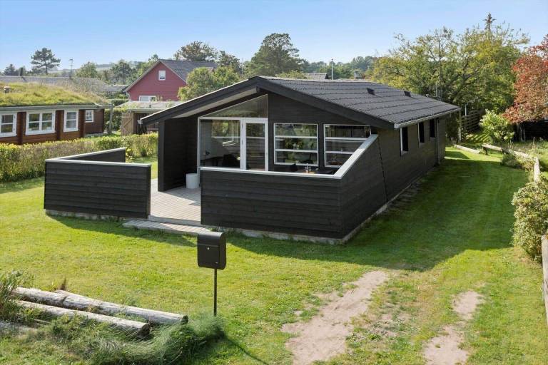 House with barbecue & patio | Beach nearby | Pet-friendly in Haderslev