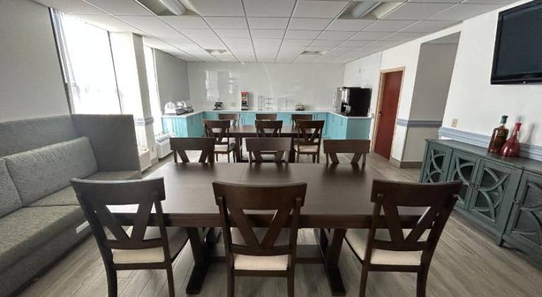 Clarion Inn & Suites Grand Rapids Airport — photo 5