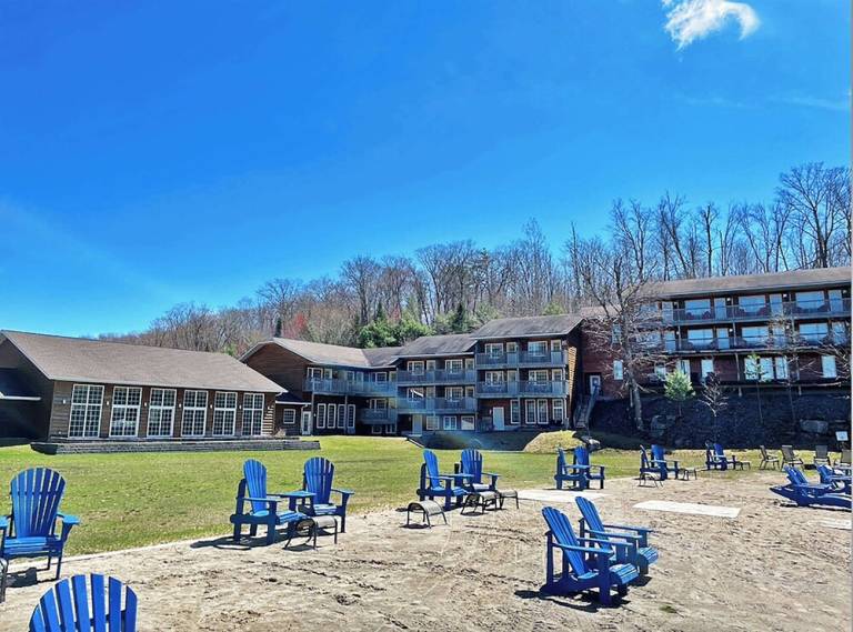 Resort  Parry Sound