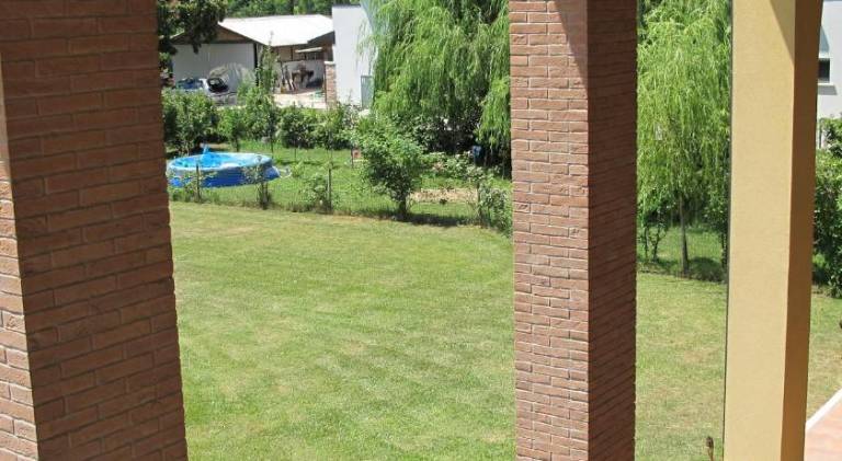 Nice farm with patio & yard | Pets allowed — photo 5